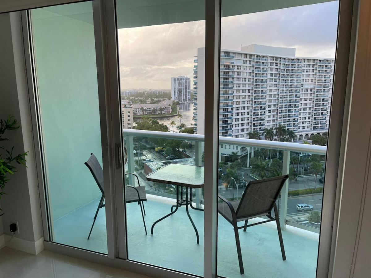 Hollywood On Beach Apartment Exterior photo
