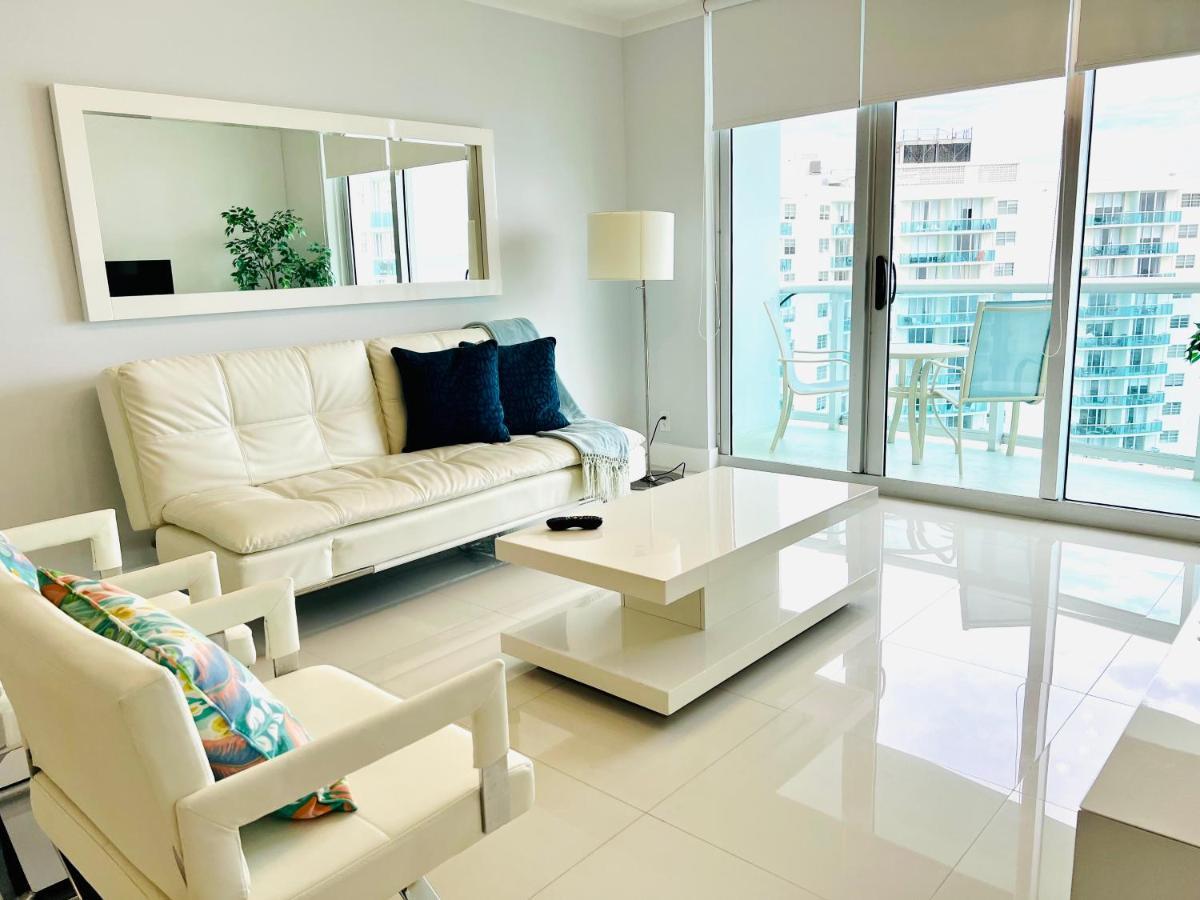Hollywood On Beach Apartment Exterior photo